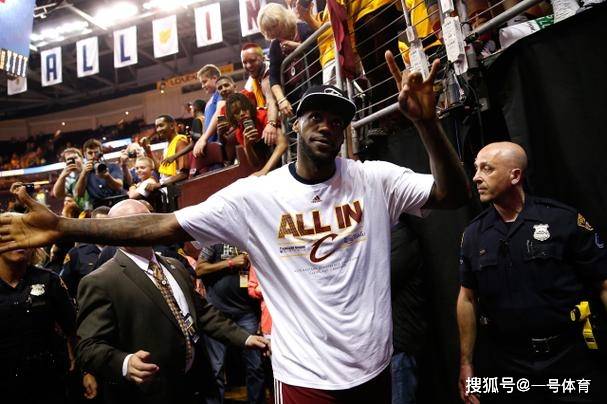 詹姆斯重返赛场，爆冷首场状态出色，巴塞罗那观众沸腾！引发球迷热议的简单介绍-九游手机版