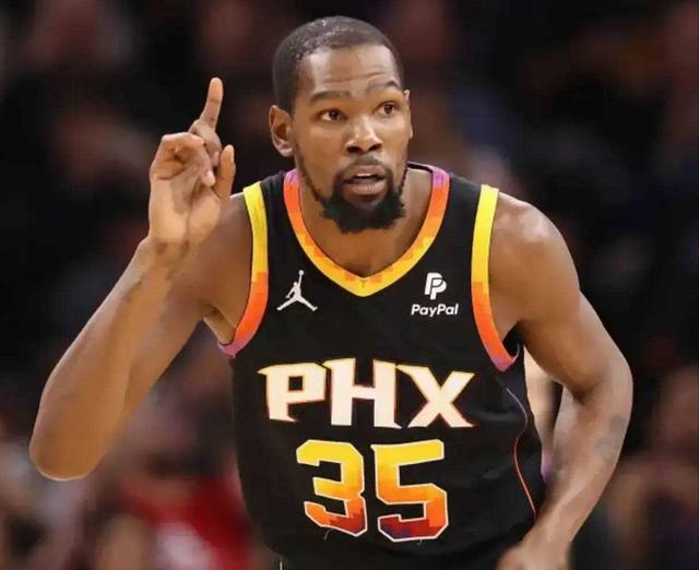 杜兰特重返赛场，夺冠首场状态出色，FPX观众沸腾！热度持续攀升(杜兰特登场视频)-九游客户端